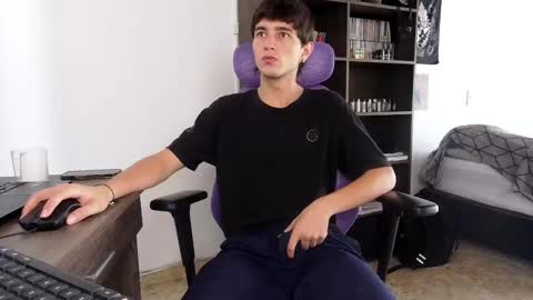 Snapshot of alex_connorr chatting on October 3, 3:20 pm alex_connorr online show from October 3, 3:20 pm