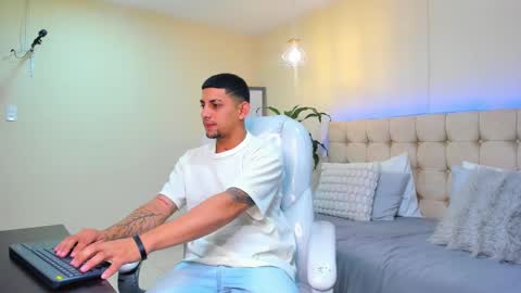 alex online show from February 15, 12:22 pm