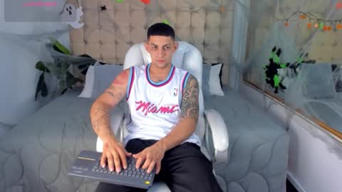 alex online show from October 29, 11:45 am