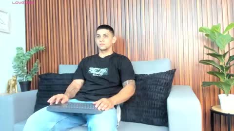 alex online show from February 11, 11:37 am