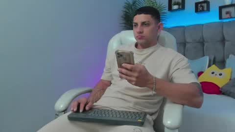alex online show from May 15, 12:01 pm