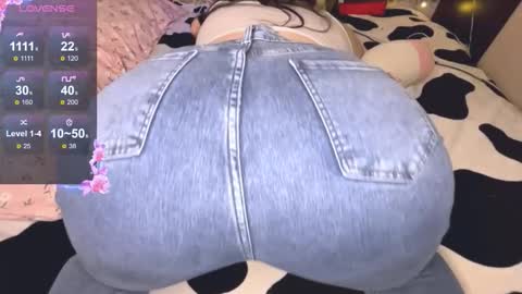 Snapshot of alex_dreams_ chatting on January 10, 5:37 pm Alex online show from January 10, 5:37 pm