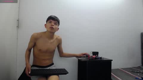 alex_it0 online show from May 9, 10:37 pm