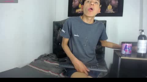 alex_it0 online show from May 16, 12:51 am