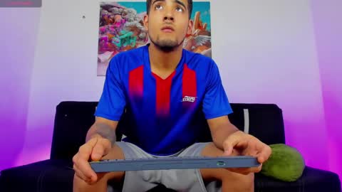 Snapshot of alex_lord_ chatting on February 23, 1:35 am i am Alex online show from February 23, 1:35 am