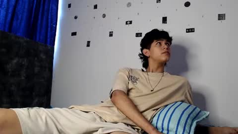 alex_mark_ online show from May 6, 6:13 pm