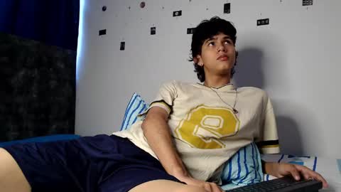 alex_mark_ online show from May 7, 5:18 pm