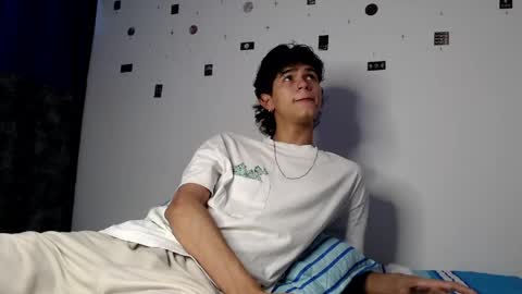 alex_mark_ online show from May 13, 5:43 pm