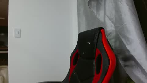 Snapshot of alex_parker07 chatting on February 25, 1:48 am Alex Parker online show from February 25, 1:48 am