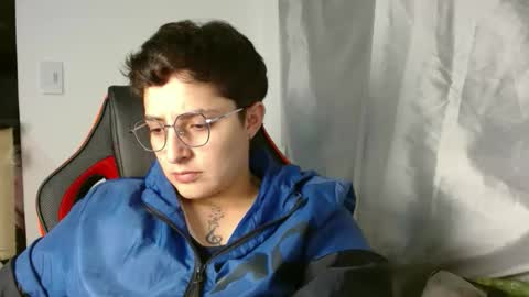 Snapshot of alex_parker07 chatting on March 6, 12:40 am Alex Parker online show from March 6, 12:40 am