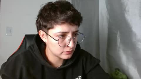 Snapshot of alex_parker07 chatting on April 10, 2:28 am Alex Parker online show from April 10, 2:28 am