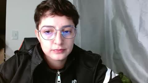 Snapshot of alex_parker07 chatting on April 15, 2:51 am Alex Parker online show from April 15, 2:51 am