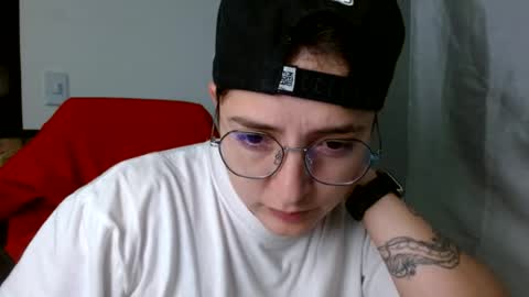 Snapshot of alex_parker07 chatting on July 2, 3:23 am Alex Parker online show from July 2, 3:23 am