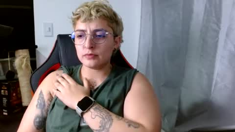 Snapshot of alex_parker07 chatting on July 28, 1:23 am Alex Parker online show from July 28, 1:23 am