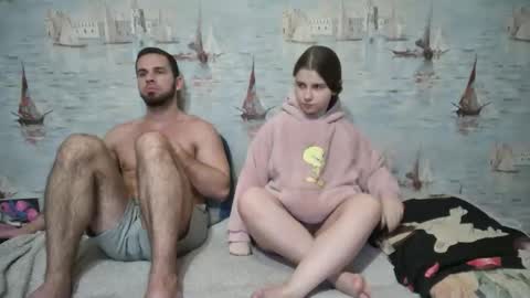 Alex and Sarah online show from October 7, 7:33 pm