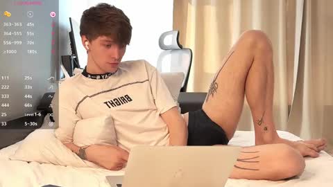 alex_schafer online show from May 3, 4:29 am
