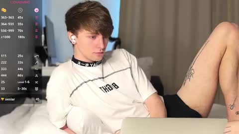alex_schafer online show from May 13, 5:16 am