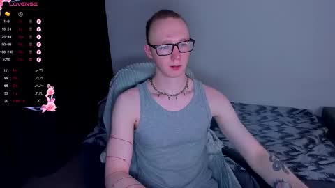 Snapshot of alex_silent chatting on February 19, 8:27 pm alex_silent online show from February 19, 8:27 pm