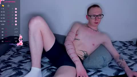 Snapshot of alex_silent chatting on February 21, 2:45 am alex_silent online show from February 21, 2:45 am