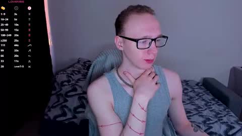 Snapshot of alex_silent chatting on March 10, 2:38 am alex_silent online show from March 10, 2:38 am