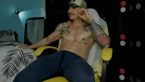 alex_sthorm online show from September 19, 1:51 am