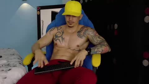 Snapshot of alex_sthorm chatting on February 26, 3:27 am alex_sthorm online show from February 26, 3:27 am