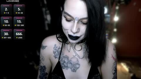 Snapshot of alex_succubus chatting on March 28, 10:09 pm Alex Succubus online show from March 28, 10:09 pm