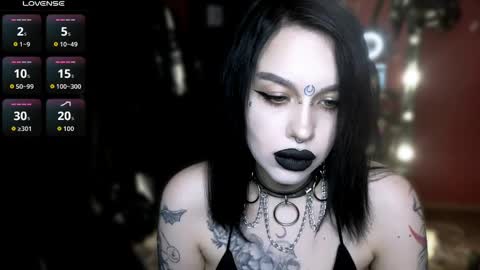 Snapshot of alex_succubus chatting on April 2, 10:51 pm Alex Succubus online show from April 2, 10:51 pm