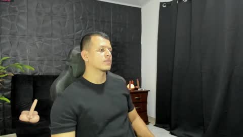 Snapshot of alex_tower chatting on May 28, 7:00 pm Alex Towers online show from May 28, 7:00 pm