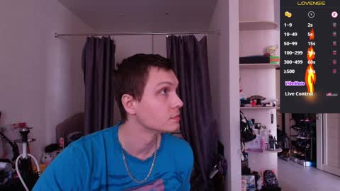 Snapshot of alex_wandhot chatting on April 4, 5:38 am Alex WandHot online show from April 4, 5:38 am