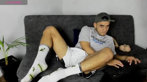 Alex Woll online show from September 22, 7:21 am