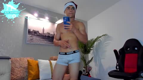 Snapshot of alex_zt chatting on December 14, 10:24 am x online show from December 14, 10:24 am
