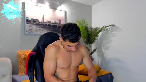 Snapshot of alex_zt chatting on January 3, 11:25 am x online show from January 3, 11:25 am