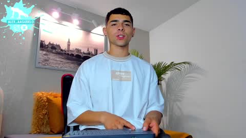 Snapshot of alex_zt chatting on January 5, 2:38 am x online show from January 5, 2:38 am