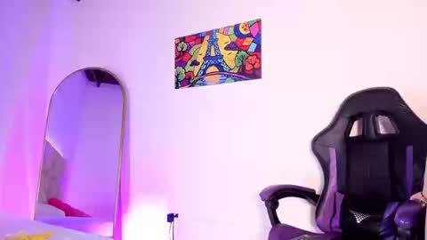 Snapshot of alexa_bue chatting on September 20, 4:13 am alexa_bue online show from September 20, 4:13 am