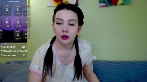 Snapshot of alexa_cruze chatting on December 12, 9:37 pm Alexa online show from December 12, 9:37 pm