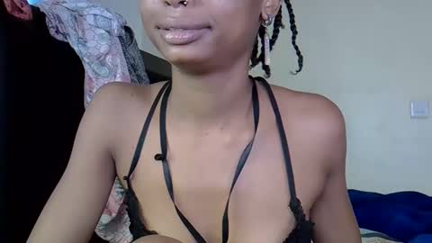 Snapshot of alexa_foxxie chatting on December 15, 5:45 am Alexa online show from December 15, 5:45 am