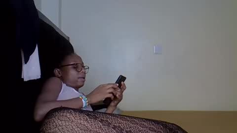 Snapshot of alexa_foxxie chatting on January 2, 9:39 pm Alexa online show from January 2, 9:39 pm