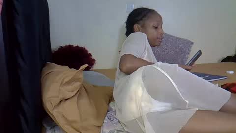 Snapshot of alexa_foxxie chatting on January 5, 6:35 pm Alexa online show from January 5, 6:35 pm