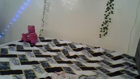 Snapshot of alexa_foxxie chatting on October 18, 5:57 pm Alexa online show from October 18, 5:57 pm