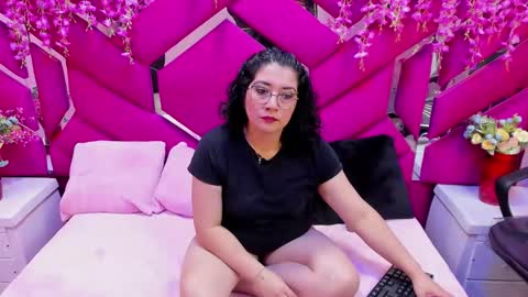 alexa sanz online show from December 4, 7:55 pm