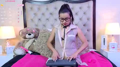 Aleza Starck online show from October 15, 6:19 pm