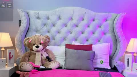 Aleza Starck online show from May 4, 6:37 pm