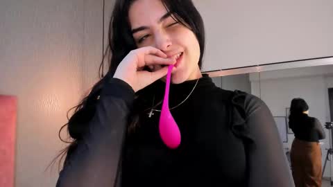 Alexa Thaylor online show from November 24, 1:55 pm