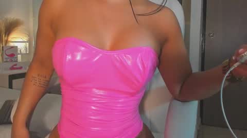 Snapshot of alexa_tobar chatting on February 21, 3:12 am alexa_tobar online show from February 21, 3:12 am