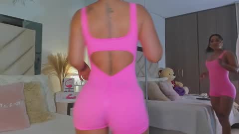 Snapshot of alexa_tobar chatting on February 24, 12:20 am alexa_tobar online show from February 24, 12:20 am