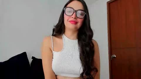 Snapshot of alexaa_marin chatting on March 7, 7:05 pm Ale Marin online show from March 7, 7:05 pm