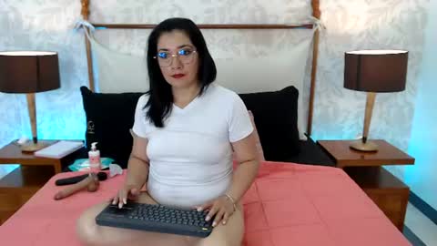 Alexaa sanz online show from June 16, 5:59 pm