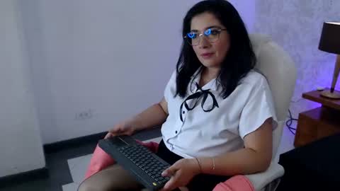Alexaa sanz online show from June 20, 6:00 pm