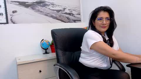 Alexaa sanz online show from July 25, 6:05 pm